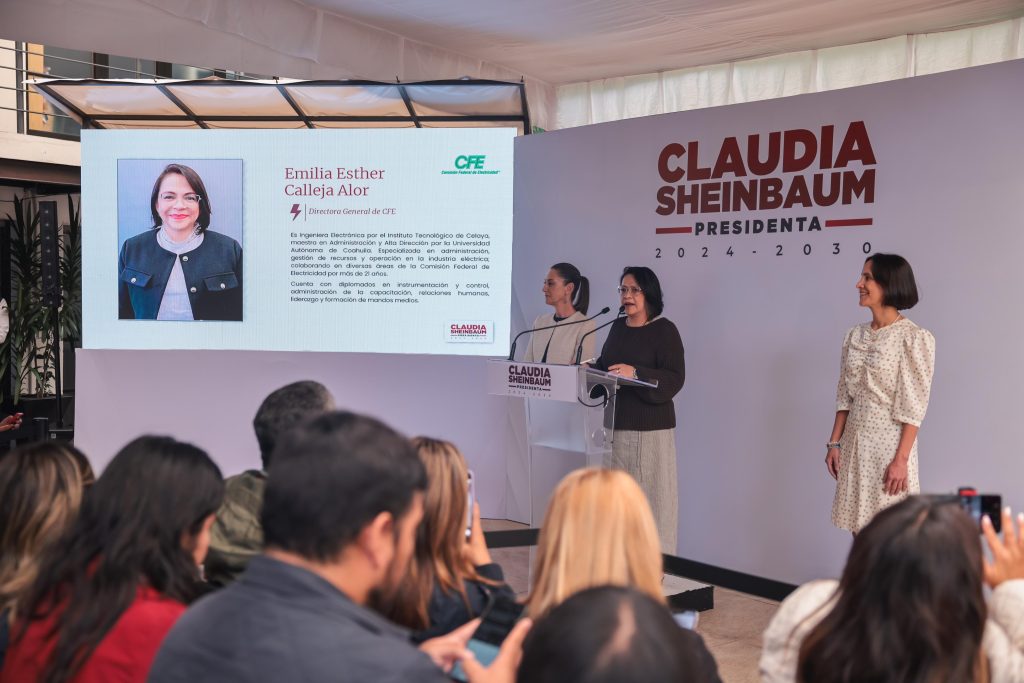 Claudia Sheinbaum presenta a Emilia Esther Calleja Alor como la primera mujer directora de la CFE