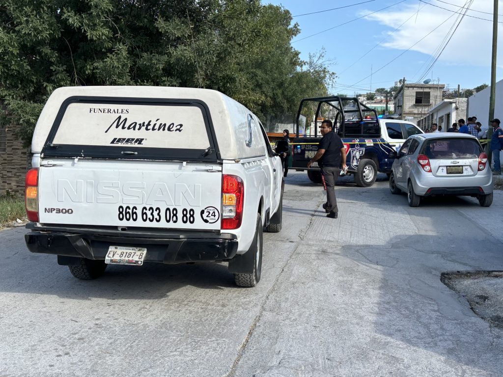 Muere trabajador en vía pública