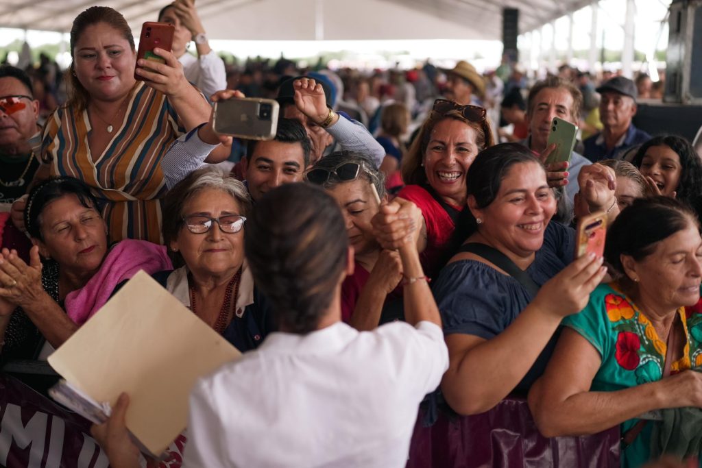 "Vamos a seguir apoyando a Sinaloa": Claudia Sheinbaum refrenda su compromiso a favor del desarrollo en el norte del país