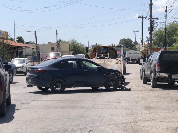Tres vehículos involucrados en choque carambola