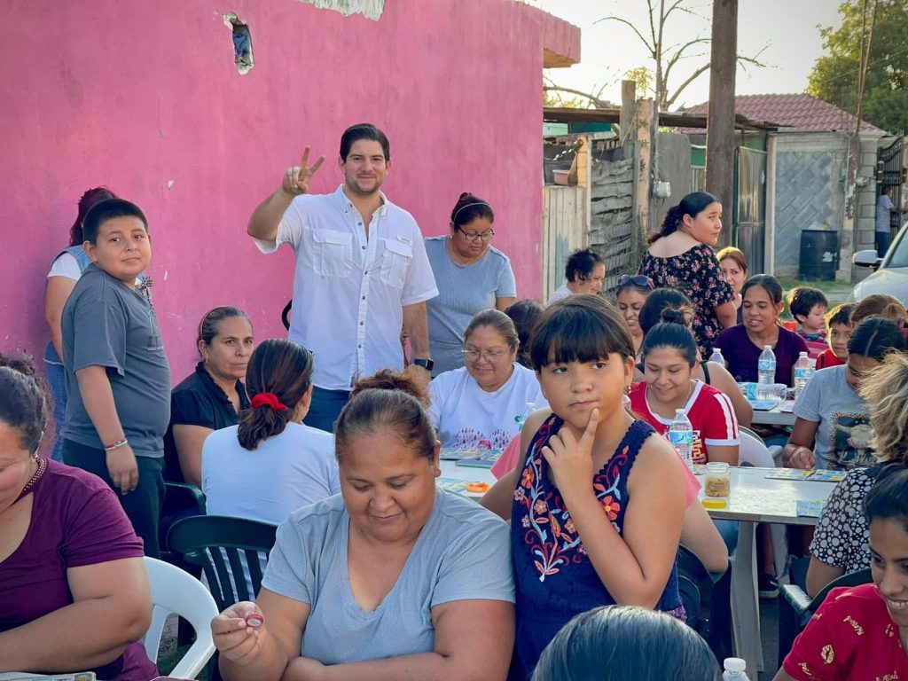 Lleva Dávila Pader lotería de útiles escolares a los muzquenses