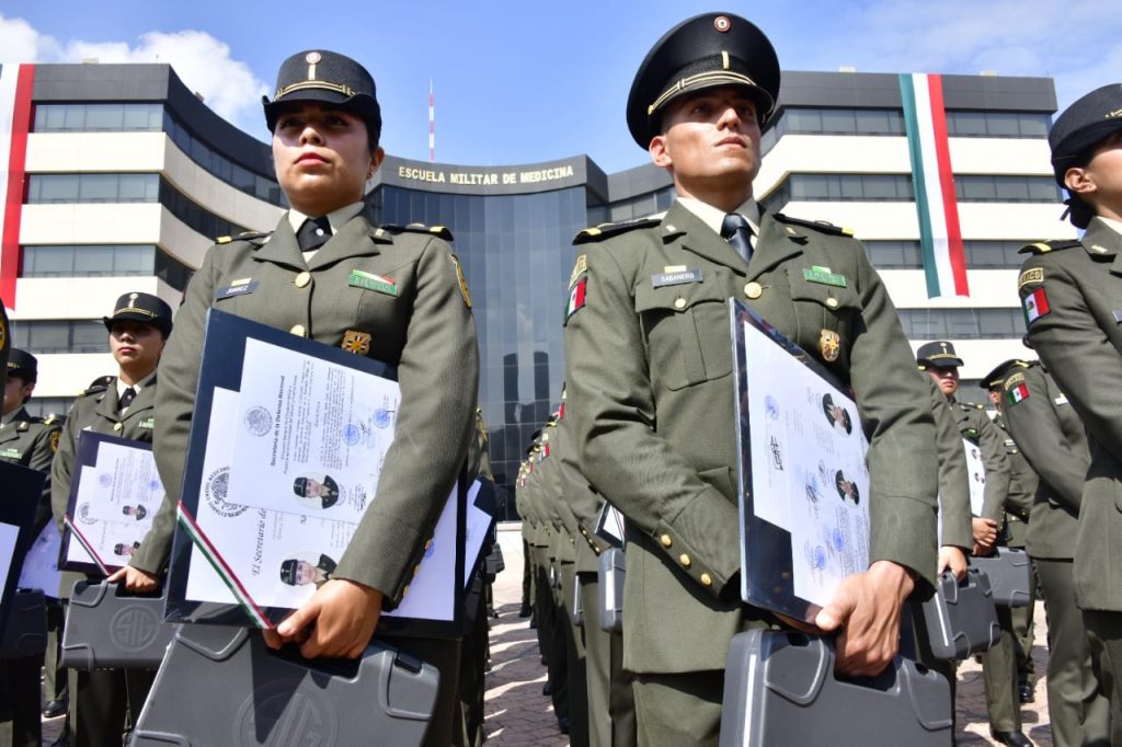 El Ejército Mexicano gradúa a 251 profesionales de la salud