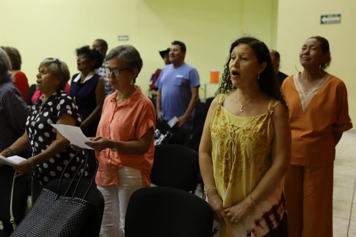 Coro del adulto mayor sigue preparándose para juegos estatales