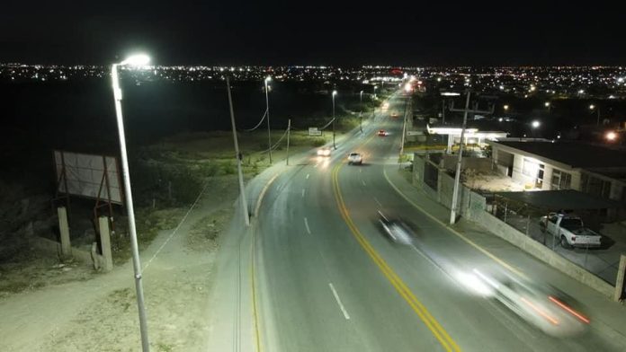 Trabajan para mejorar luminaria en Acuña