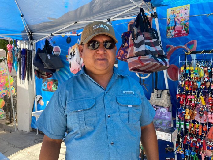 Tiendas chinas afectan al comercio local