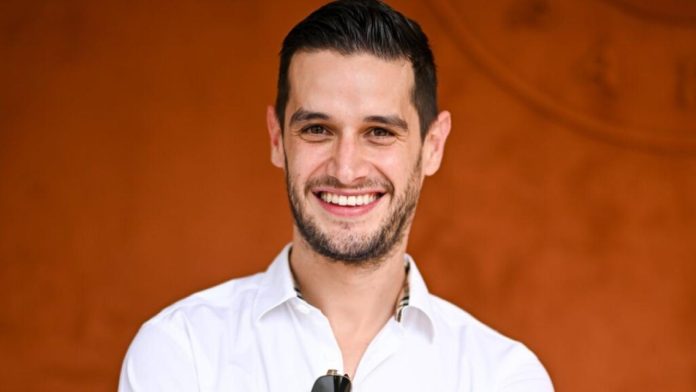 Adrián Marcelo hace parodia de 