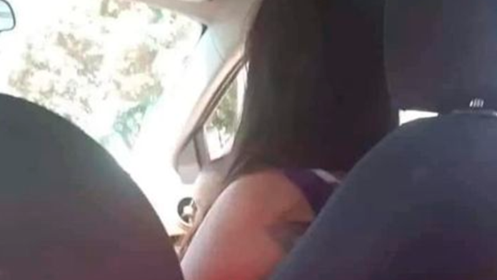 Mujer se esconde en la cajuela para vigilar si su esposo estaba trabajando
