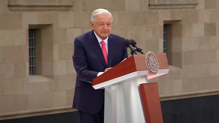 No se aumentó el costo de las gasolinas, incluso se redujo: AMLO