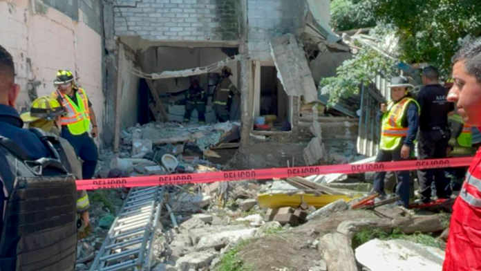Tres personas, incluida una bebé, siguen graves tras explosión en La Peñita