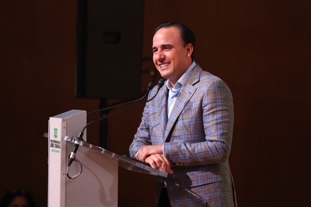 Inaugura Manolo Jiménez la Feria Internacional del Libro Coahuila 2024 "Leer es de Gigantes"