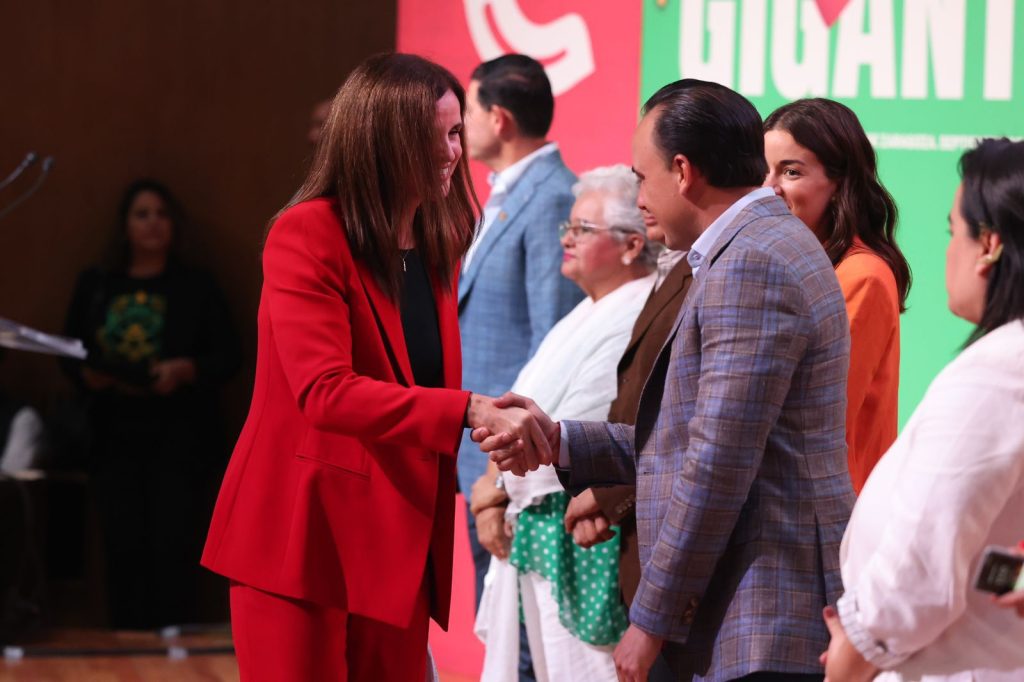Inaugura Manolo Jiménez la Feria Internacional del Libro Coahuila 2024 "Leer es de Gigantes"