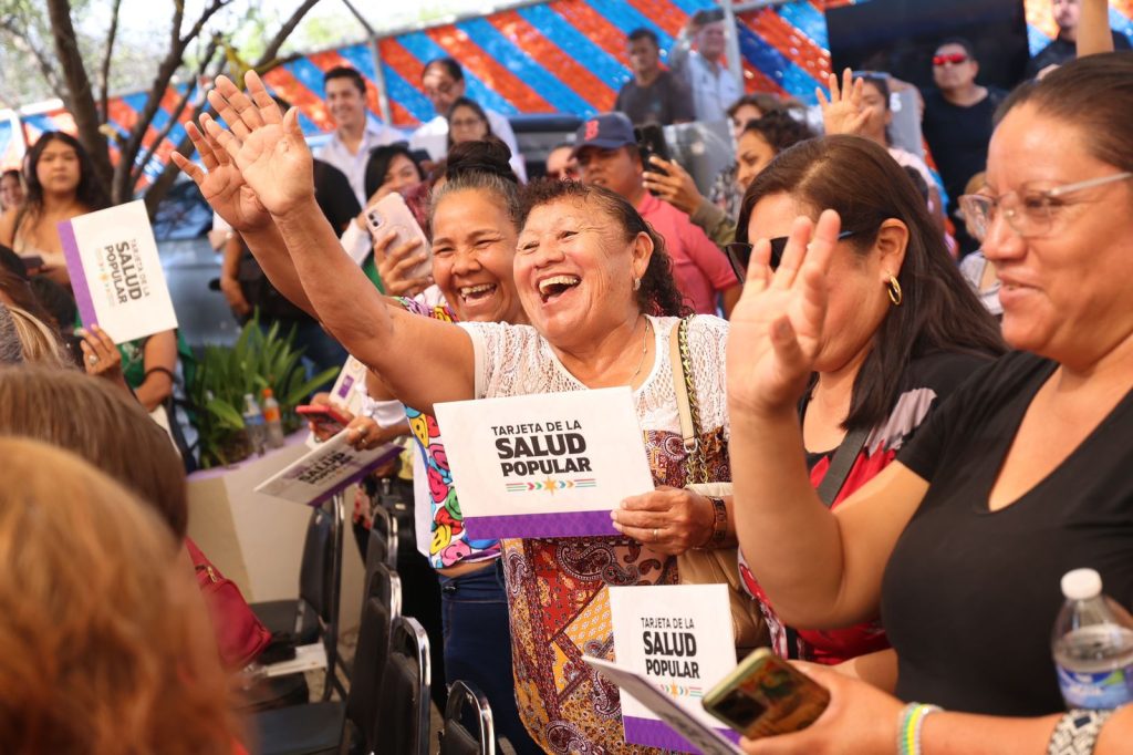 Inicia Manolo entrega de la Tarjeta de la Salud Popular en Coahuila