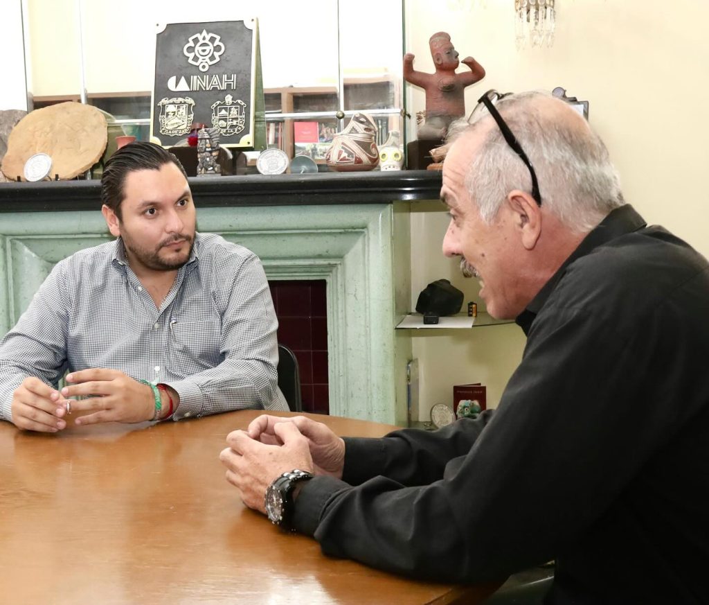 Carlos Villarreal se reúne con Francisco Aguilar, Director del INAH en Coahuila