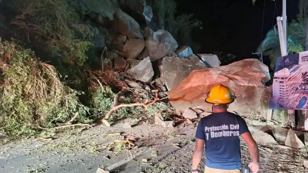 Muere bebé de tres meses tras deslave de cerro