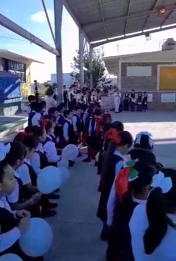 Escuela primaria realiza emotivo homenaje en memoria de Leonel, niño de 8 años fallecido