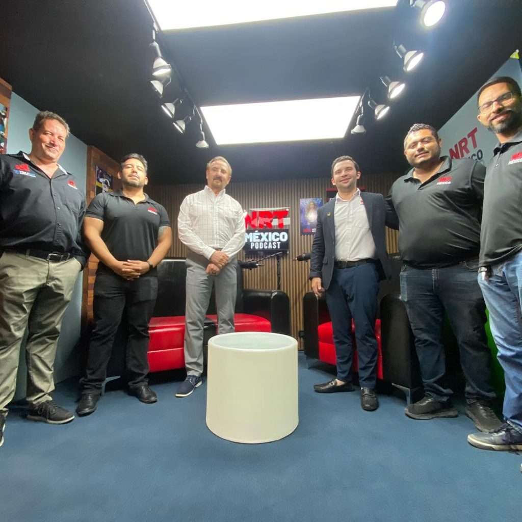 Rolando González Treviño y Rolando Andrée González Michelena inaugura set de NRT Podcast