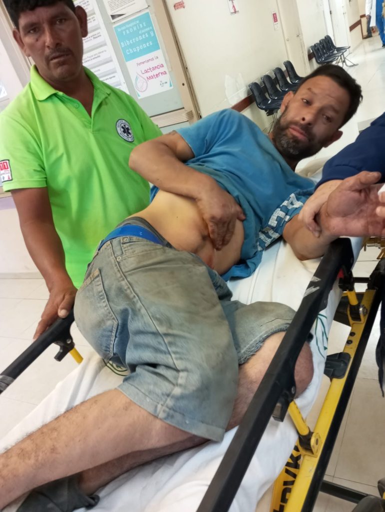 Se intenta suicidar con ritual japonés; se clavó navaja en el abdomen