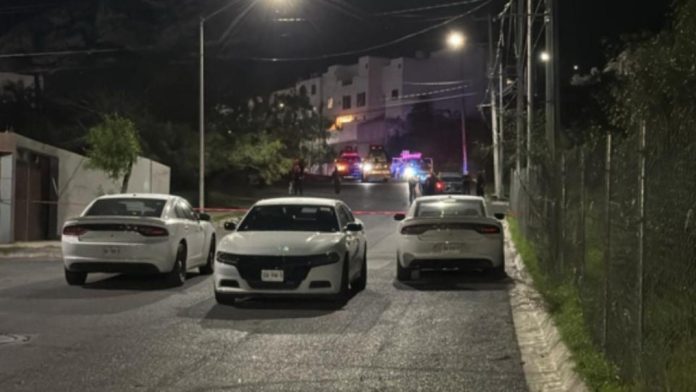 Hombre pierde la vida tras ser atacado a balazos en un terreno baldío