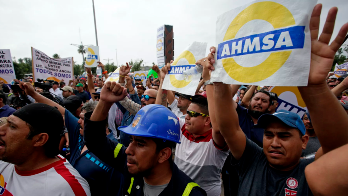 AHMSA despidió a trabajadores con convenios irregulares, explica abogado laboral