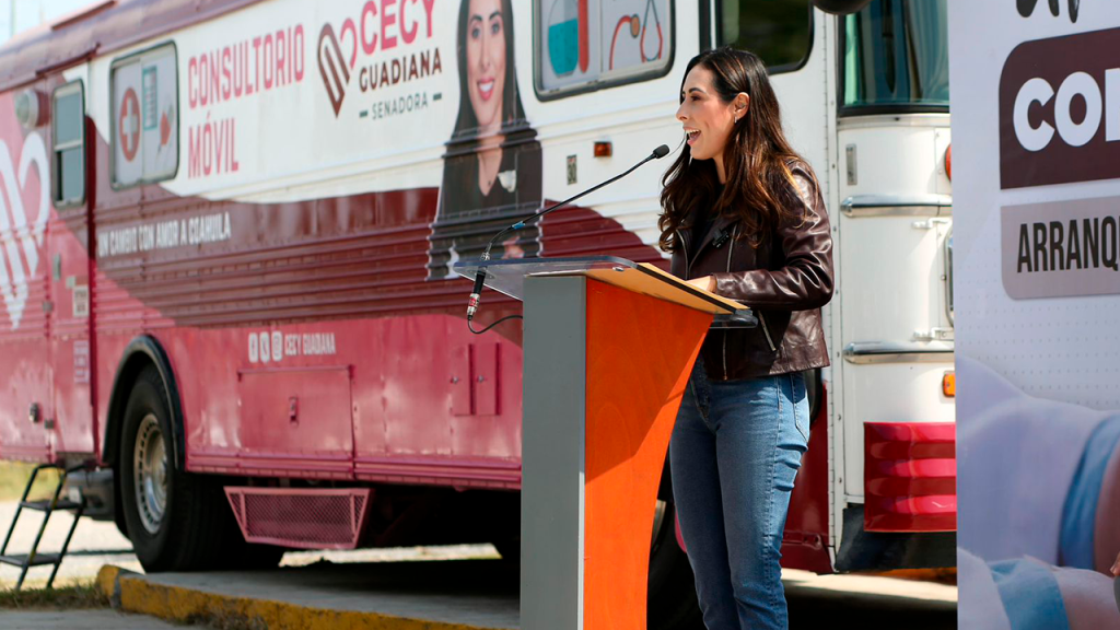 Cecy Guadiana invita a consultorio móvil "Un cambio con amor a Coahuila"