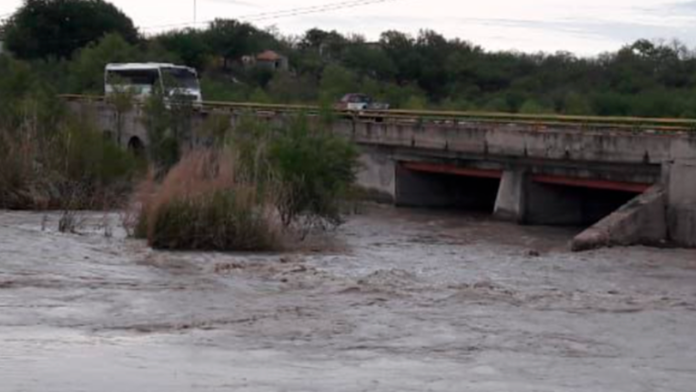 Encuentran cuerpo de hombre desaparecido cerca de un río en Coahuila
