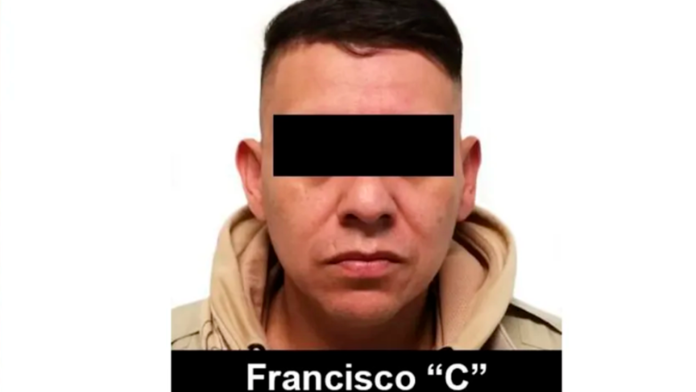 Extraditan a hombre que asesinó con cuchillo a su expareja frente a sus dos hijas; estaba prófugo