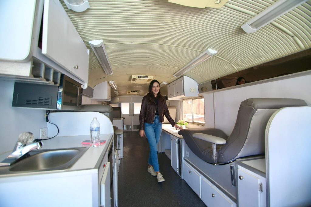 Un cambio con amor a Coahuila: Inaugura Cecilia Guadiana en Saltillo Consultorio Móvil