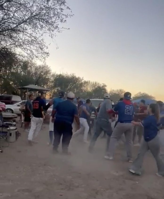 Juego de softbol terminó en riña campal en la carbonífera