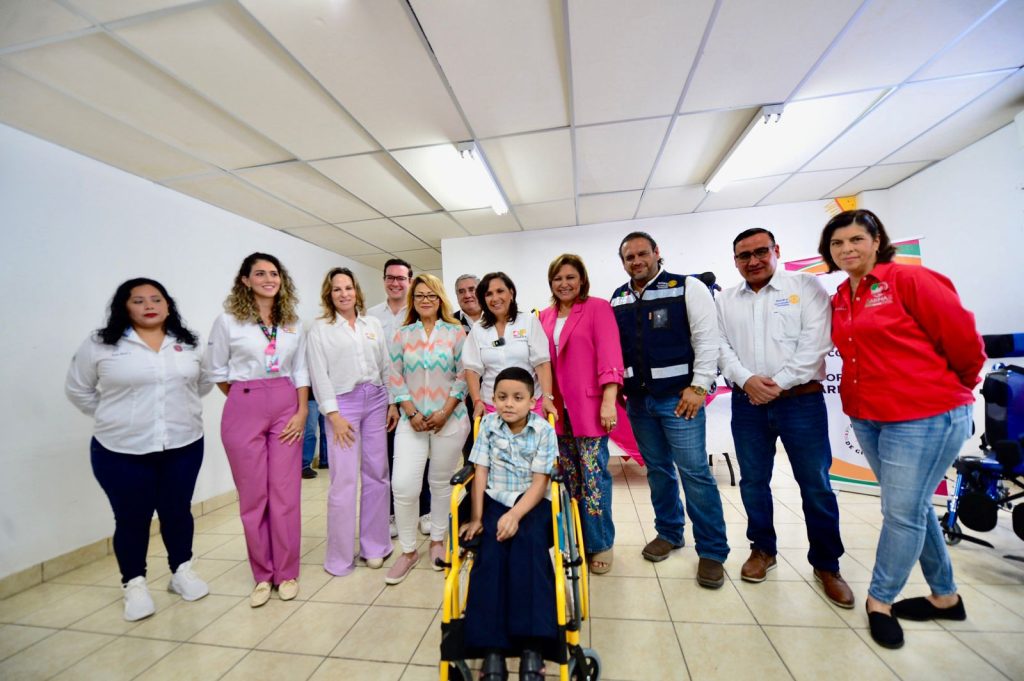 En equipo DIF y sociedad civil llevan programas a las regiones norte y carbonífera