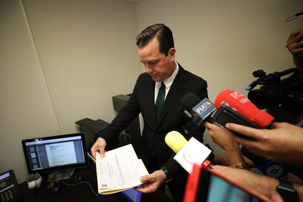 Se registra Federico Fernández Montañez para Fiscal General del Estado