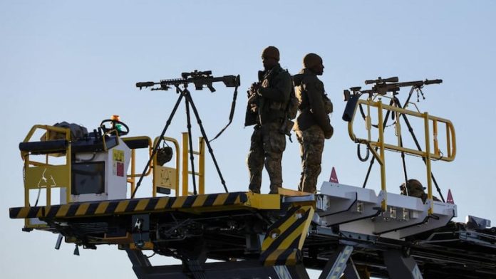 Drones, cristal y chalecos antibalas son algunas de las medidas de seguridad para proteger el voto en Estados Unidos
