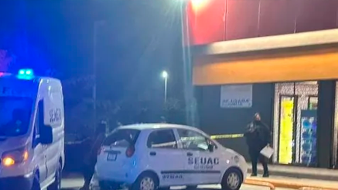 Mujer pierde la vida tras salir de OXXO; fue a comprar un café