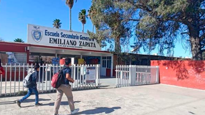 Padres de familia reportan riñas a las afueras de la secundaria número dos, Emiliano Zapata