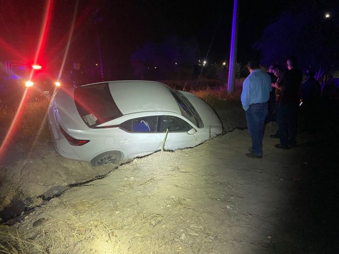 Volcadura en avenida Cuauhtémoc en Agujita