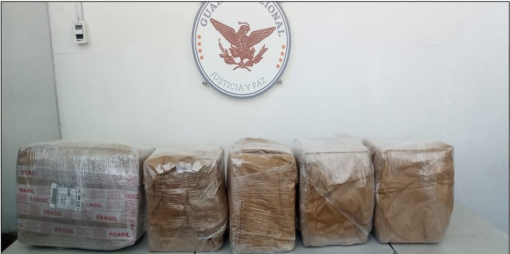 Guardia Nacional y Ejército Mexicano aseguran más de 40 kilos de droga en el Aeropuerto Internacional de Tijuana, BC