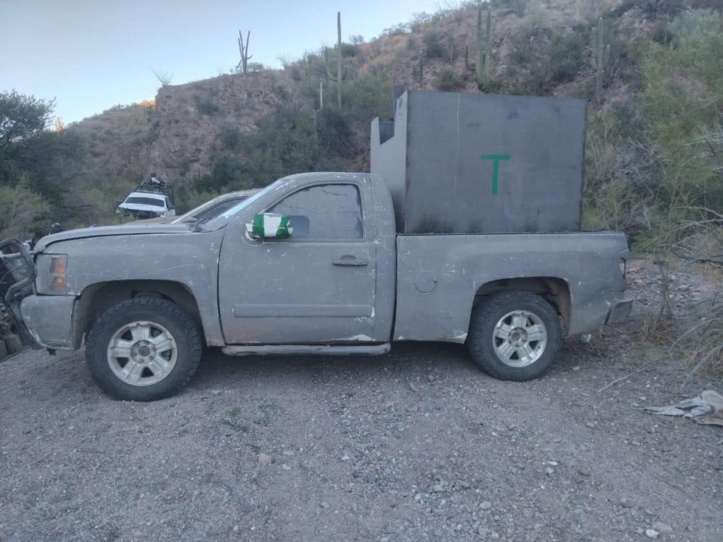 Guardia Nacional y Ejército Mexicano aseguran 11 armas de fuego de alto poder y vehículos en Sonora
