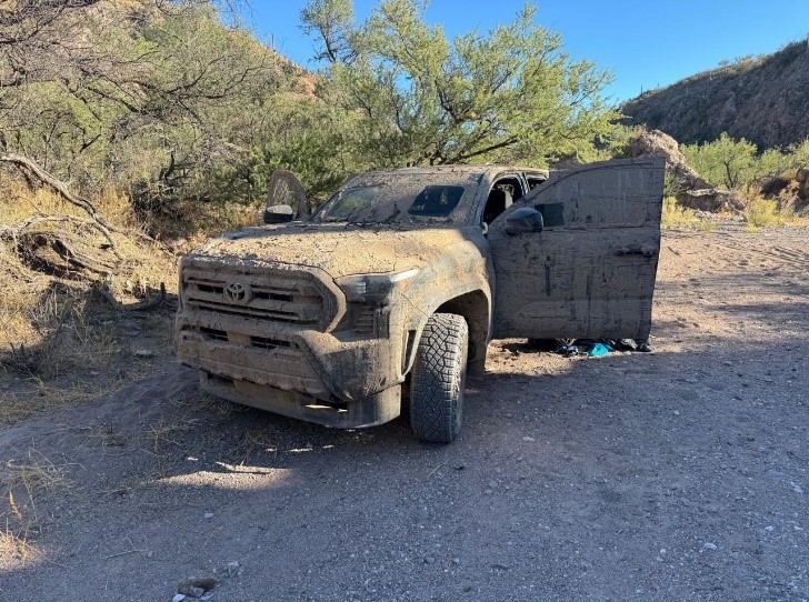 Guardia Nacional y Ejército Mexicano aseguran 11 armas de fuego de alto poder y vehículos en Sonora