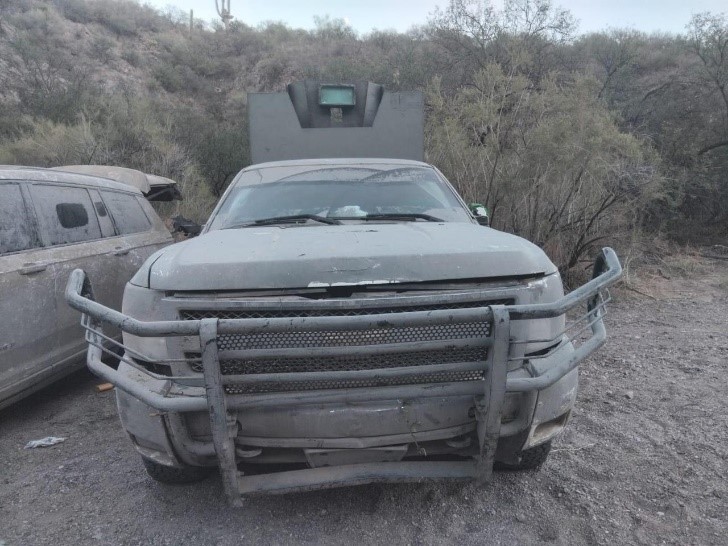 Guardia Nacional y Ejército Mexicano aseguran 11 armas de fuego de alto poder y vehículos en Sonora