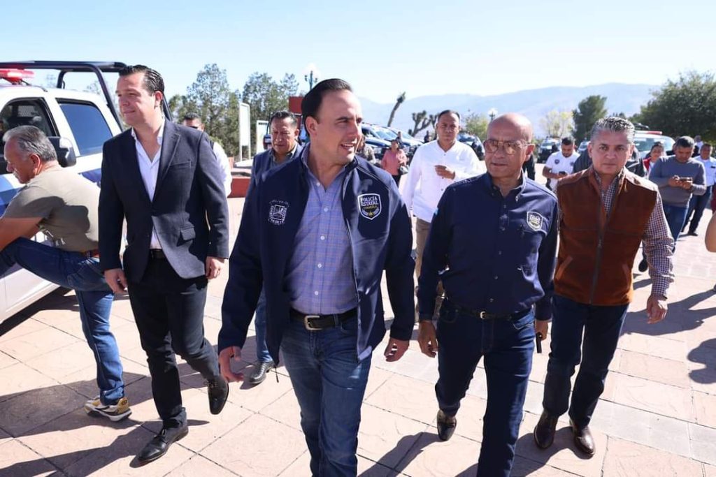 Entregan patrullas, armas y becas para fortalecer seguridad en Coahuila