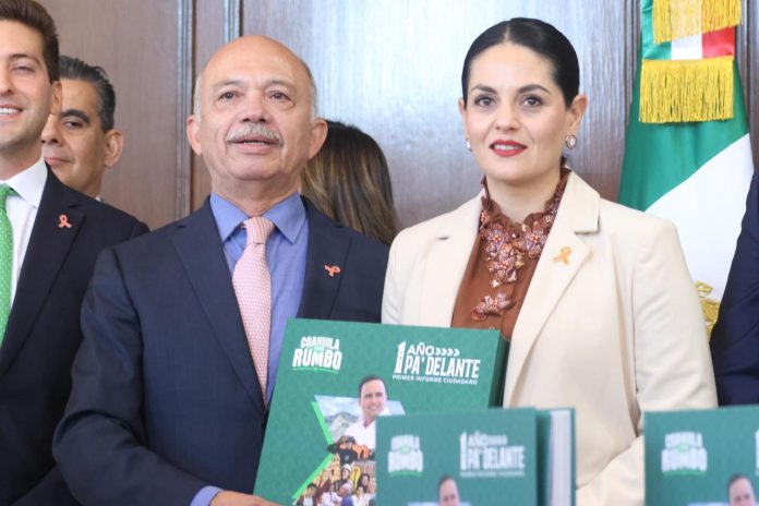 Entrega secretario de Gobierno glosa del Primer Informe al Congreso del Estado