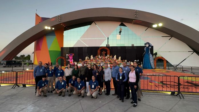 Inauguran altar monumental de muertos en Acuña