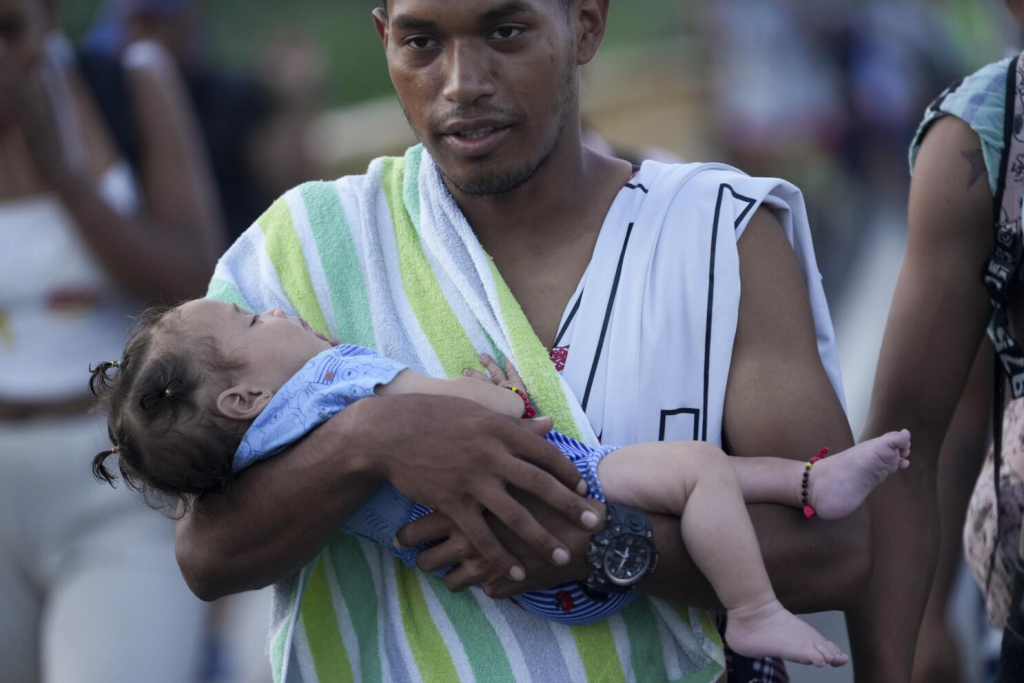 Polleros aumentan tarifas a migrantes tras victoria de Donald Trump en Estados Unidos 