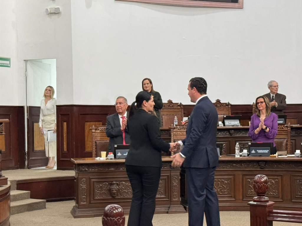 Federico Fernández toma protesta como fiscal de Coahuila