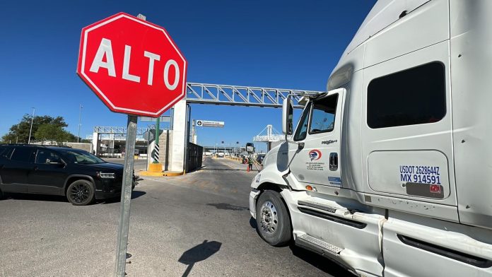 El puente internacional Acuña-Del Río cuenta con buena seguridad