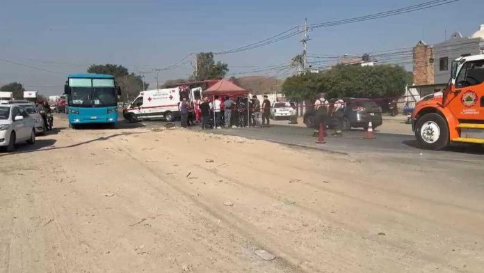 Joven motociclista pierde la vida al chocar con un vehículo pesado