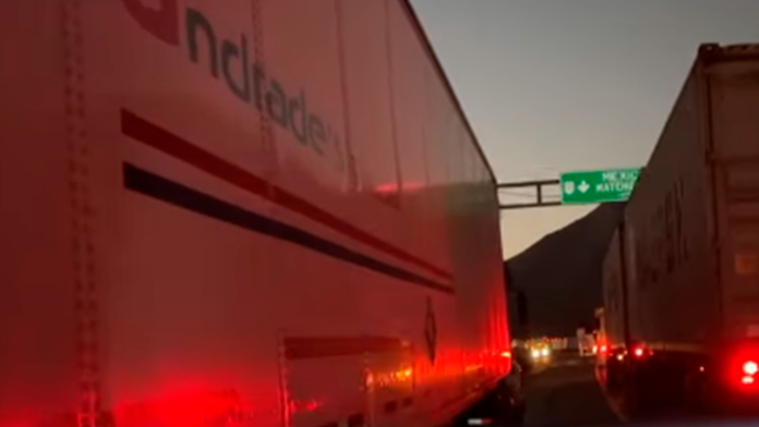 Accidente en el tramo Los Chorros bloquea tráfico por varias horas