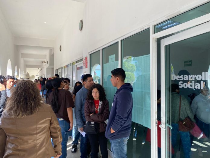 Hasta el día miércoles estudiantes podrán recoger su beca
