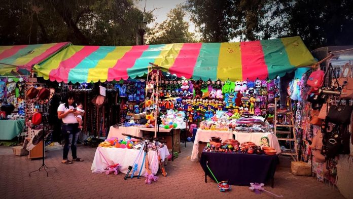 Comerciantes de la plaza Benjamín Canales preparan festival navideño