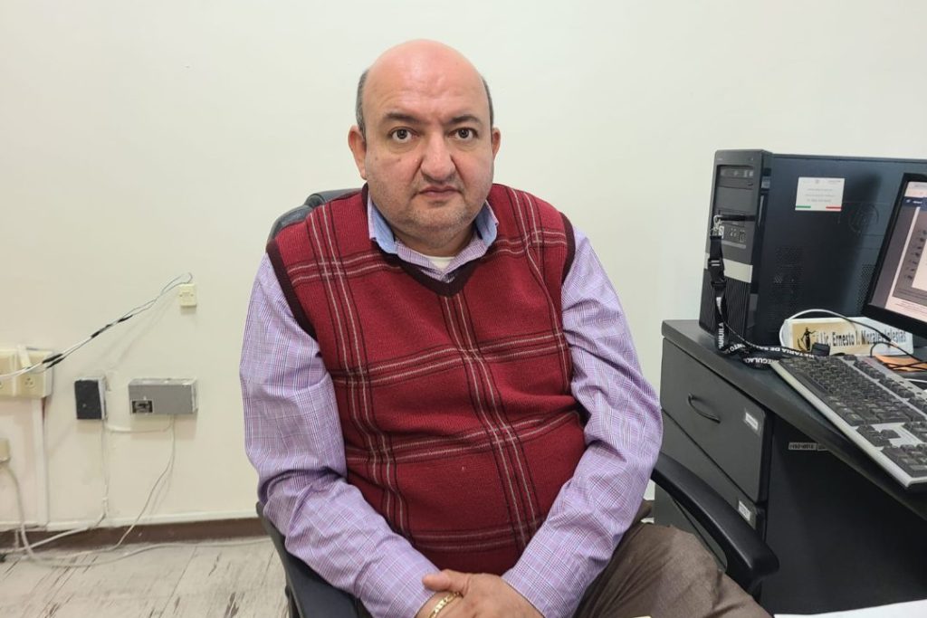 Ernesto Morales, Inspector Sanitario de la Secretaria de Salud