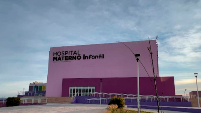 Niña de 6 años sufre quemaduras graves tras caer en agua hirviendo en Coahuila